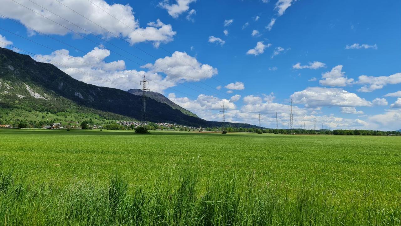 Guesthouse Osvald Zirovnica ภายนอก รูปภาพ