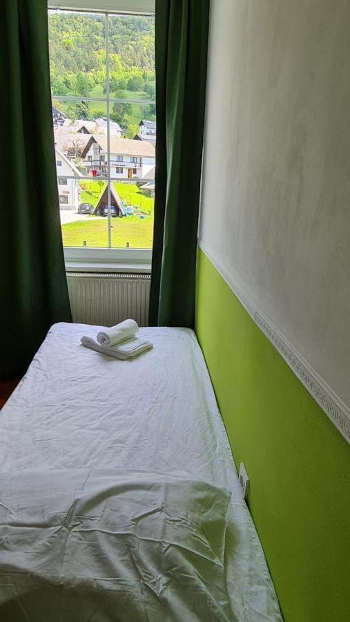 Guesthouse Osvald Zirovnica ภายนอก รูปภาพ