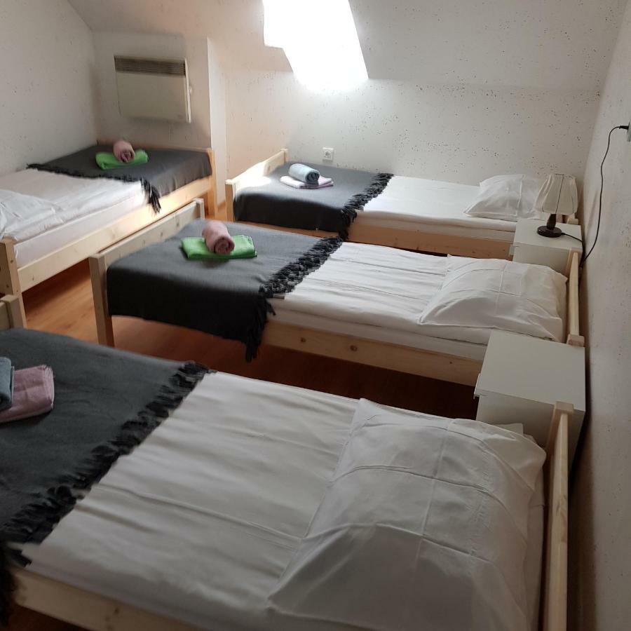 Guesthouse Osvald Zirovnica ภายนอก รูปภาพ