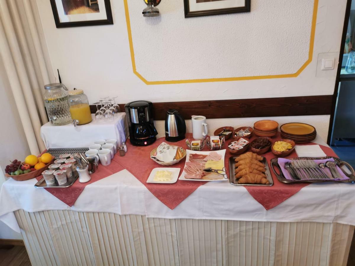 Guesthouse Osvald Zirovnica ภายนอก รูปภาพ
