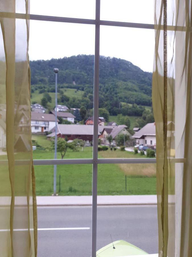 Guesthouse Osvald Zirovnica ภายนอก รูปภาพ