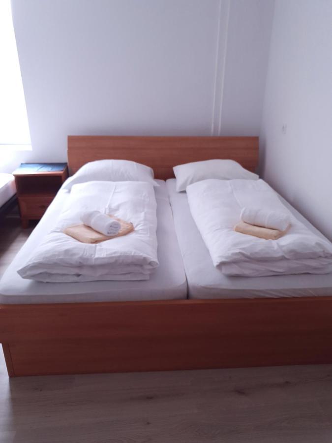 Guesthouse Osvald Zirovnica ภายนอก รูปภาพ