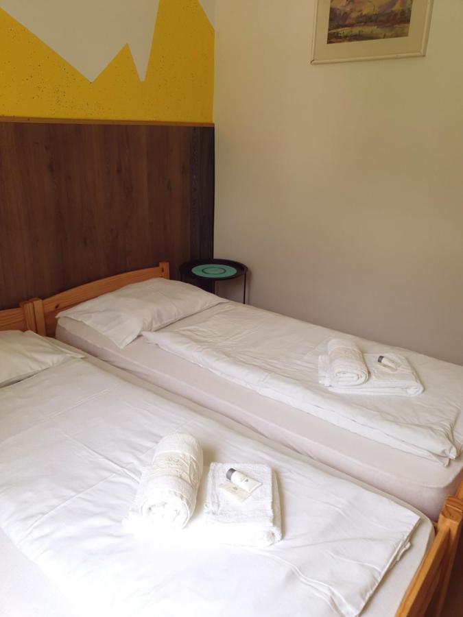 Guesthouse Osvald Zirovnica ภายนอก รูปภาพ