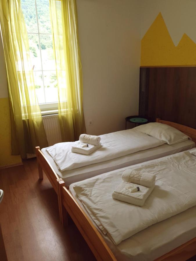 Guesthouse Osvald Zirovnica ภายนอก รูปภาพ