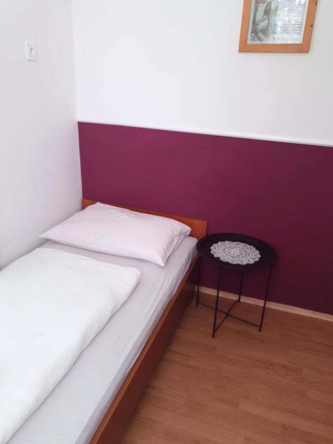 Guesthouse Osvald Zirovnica ภายนอก รูปภาพ
