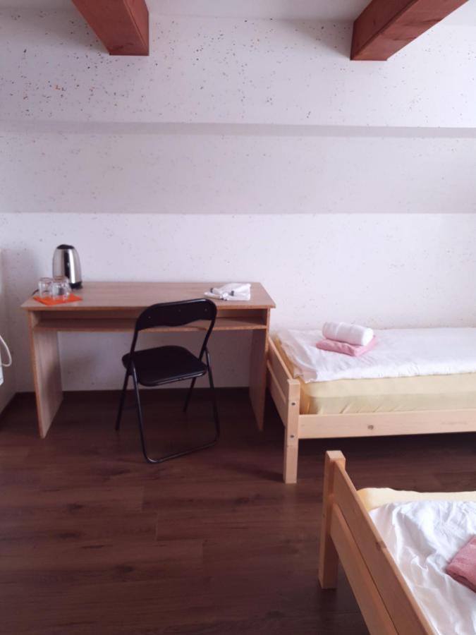 Guesthouse Osvald Zirovnica ภายนอก รูปภาพ