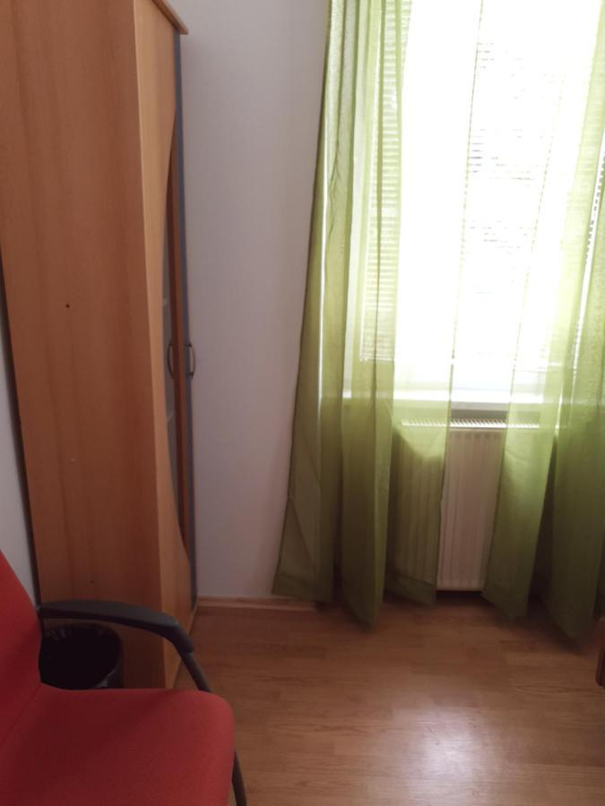 Guesthouse Osvald Zirovnica ภายนอก รูปภาพ